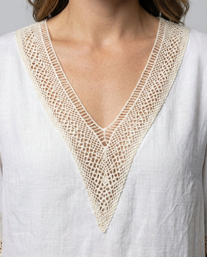 casual cotton dress with lightweight construction and relaxed silhouett
