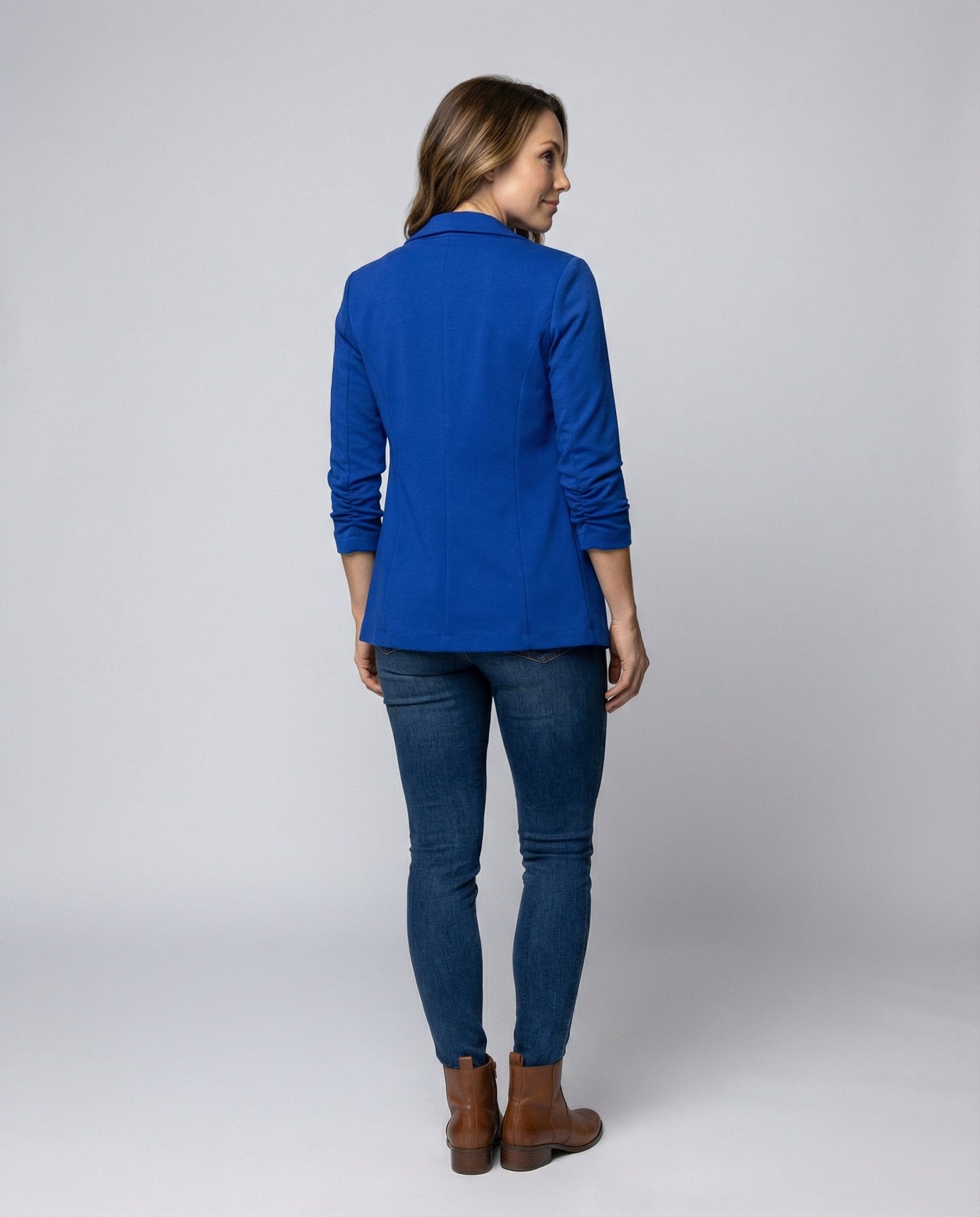 Woman wearing a fitted blazer